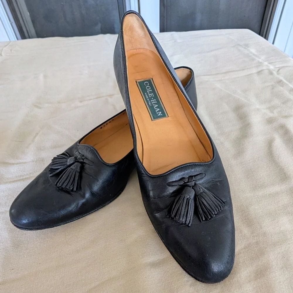 Cole Haan Black Leather Tassel Loafers Classic Minimalist Flats Size 9 AAA